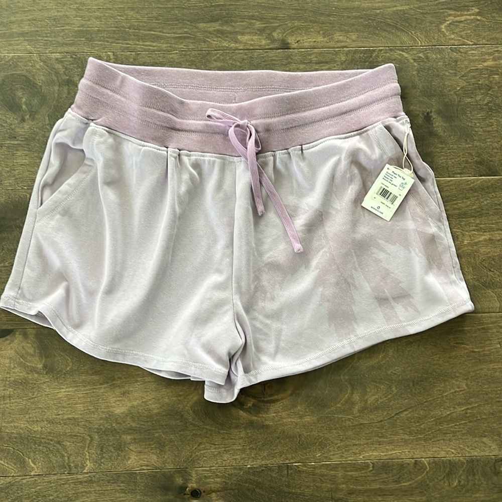 Splendid Shadow Palm Shorts with pockets